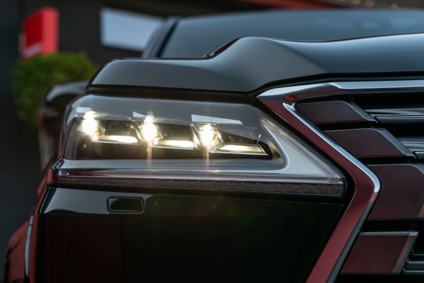 faros_del_coche_en_buen_estado