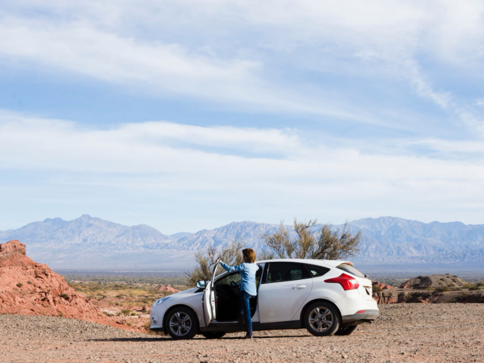 "Diagnóstico y reparación de suspensión de coche en Buitrago Centros, expertos en Granada."