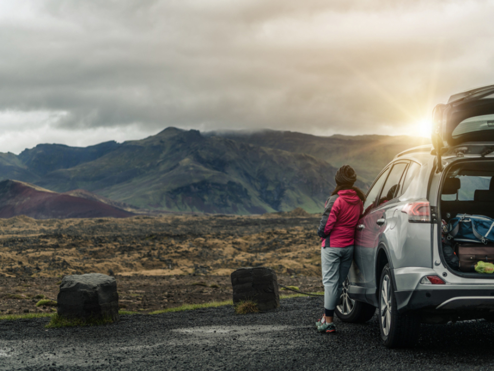 Vehículo en taller durante revisión completa antes de viaje de Semana Santa.
